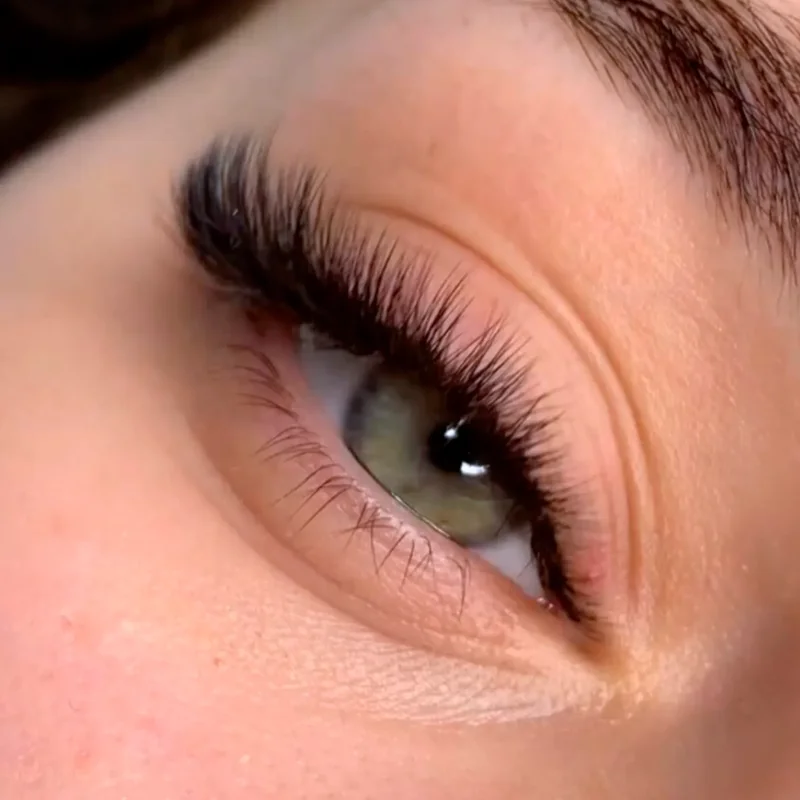 Maquillage permanent cils