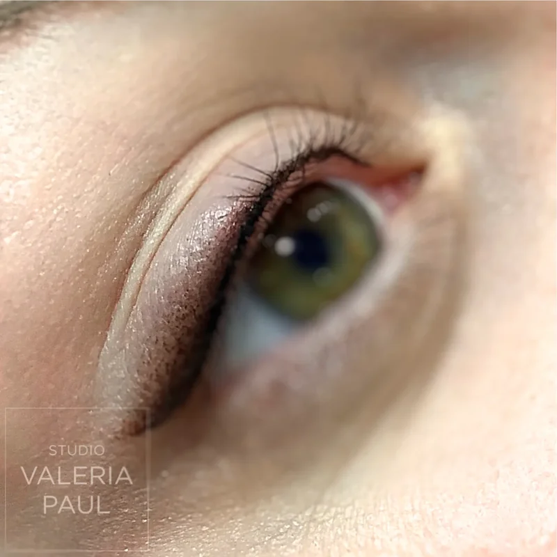 Maquillage permanent eyeliner